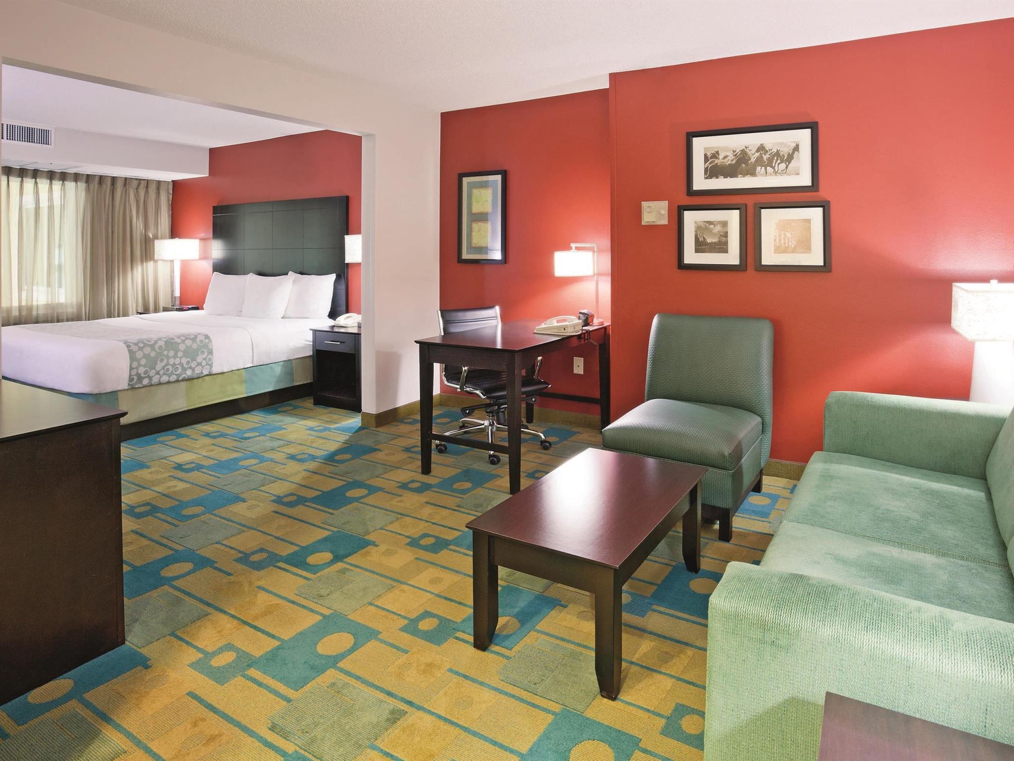 La Quinta By Wyndham Milwaukee Bayshore Area Glendale Exterior photo