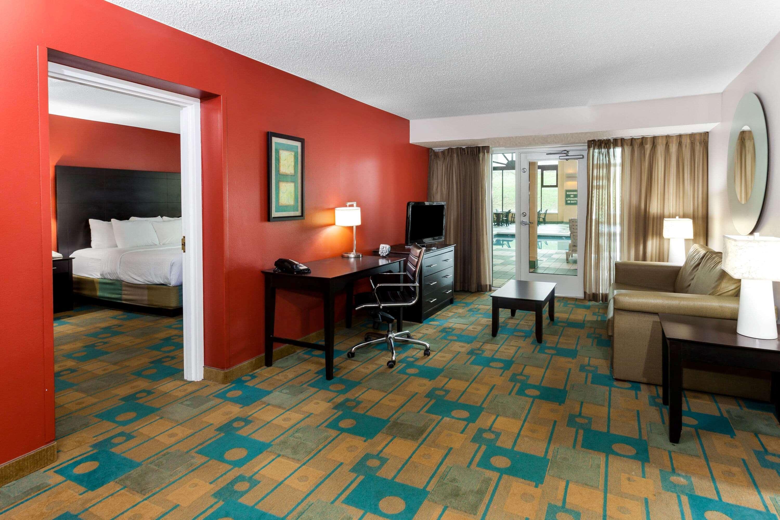 La Quinta By Wyndham Milwaukee Bayshore Area Glendale Exterior photo
