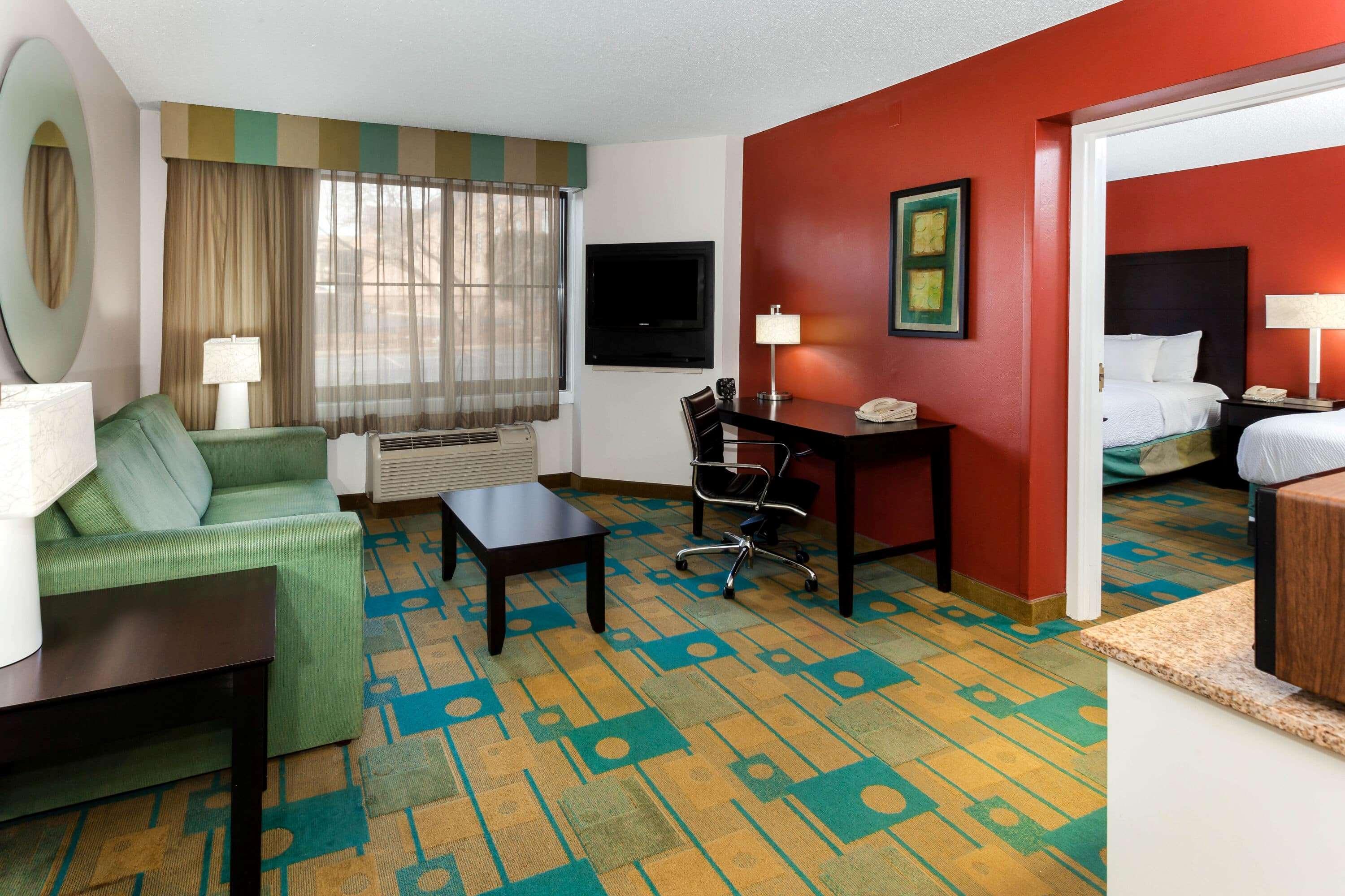 La Quinta By Wyndham Milwaukee Bayshore Area Glendale Exterior photo